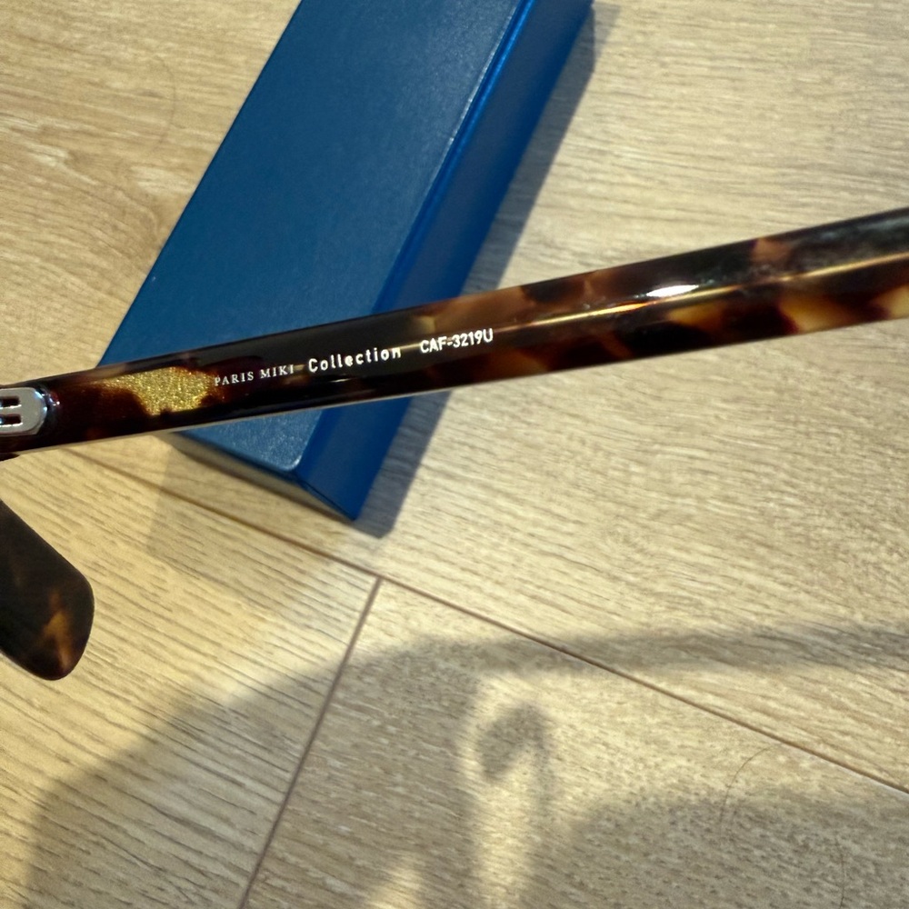 Tortoise Shell Sunglasses - Picture 3 of 4